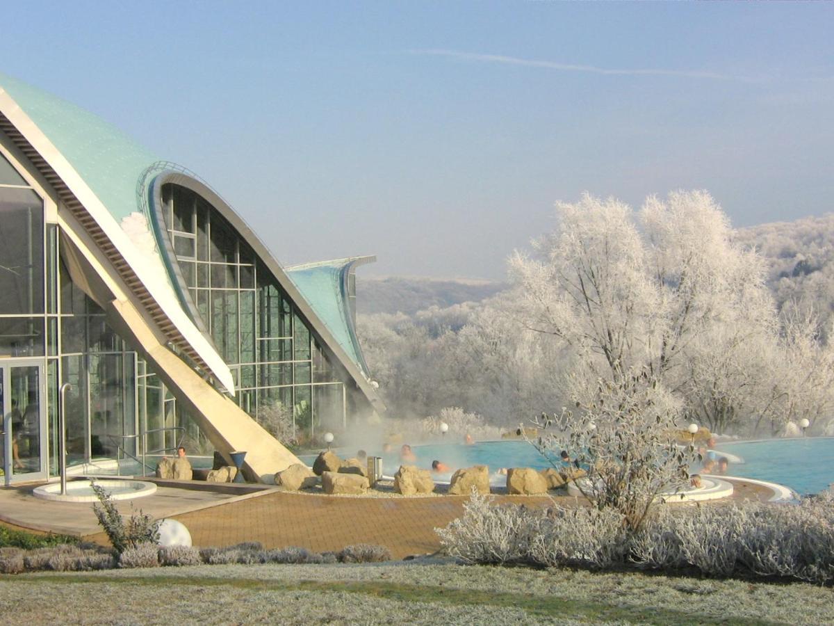 Hotel An Der Therme Bad Sulza Exteriör bild